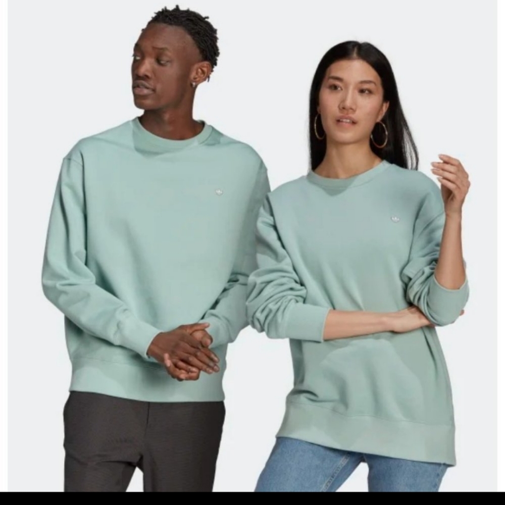 NWT- Adidas Premium Crew Neck Sweatshirt in Hazy Green Size Small Unisex